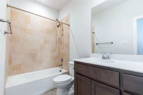 Bath - 824 Parkside Dr, Argyle, TX 76226 photo 2 of 2