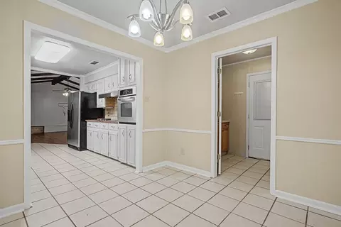 Entry Way - 2104 Wainwright Ct, Longview, TX 75605 photo 2 of 2