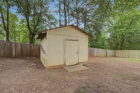 Exterior - 2104 Wainwright Ct, Longview, TX 75605 photo 5 of 7
