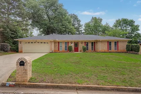 Exterior - 2104 Wainwright Ct, Longview, TX 75605 photo 1 of 7