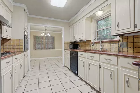 Kitchen - 2104 Wainwright Ct, Longview, TX 75605 photo 3 of 3