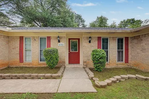 Exterior - 2104 Wainwright Ct, Longview, TX 75605 photo 4 of 7