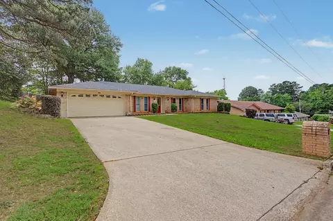 Exterior - 2104 Wainwright Ct, Longview, TX 75605 photo 7 of 7