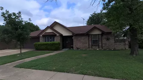 6325 Lavano Dr, Edgecliff Village, TX 76134