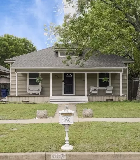 607 Williams St, Waxahachie, TX 75165