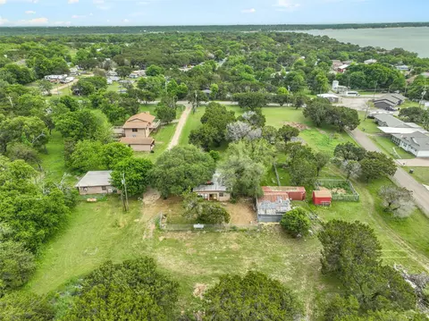 000 Linda Lee Xing, Whitney, TX 76692