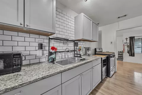 419 Joyce St, Arlington, TX 76010