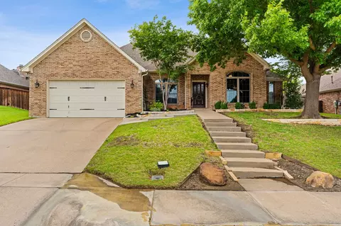 404 Arbor Lawn Dr, Burleson, TX 76028