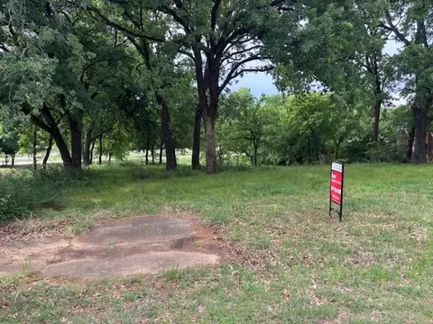 4609 Oak Creek Dr, Arlington, TX 76017