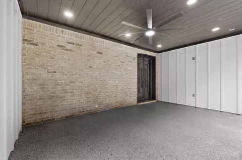Exterior - 404 Luzon St, Tool, TX 75143 photo 5 of 10