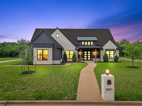257 Fox Run Ln, Robinson, TX 76706