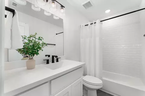 Bath - 3917 Linear Dr, Prosper, TX 75078 photo 4 of 7