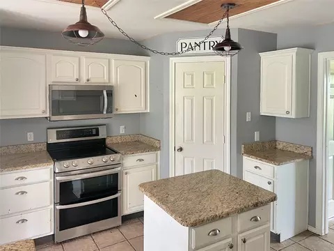 Kitchen - 3661 Emo St, Midlothian, TX 76065 photo 2 of 3