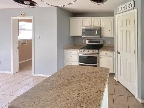 Kitchen - 3661 Emo St, Midlothian, TX 76065 photo 3 of 3