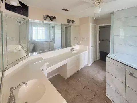 Bath - 3661 Emo St, Midlothian, TX 76065 photo 3 of 4
