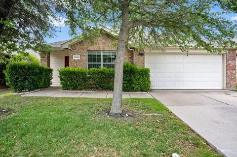 12152 Tacoma Ridge Dr, Fort Worth, TX 76244
