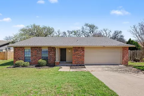 2312 Chinaberry Dr, Bedford, TX 76021