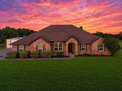 1030 Lester Burt Rd, Farmersville, TX 75442