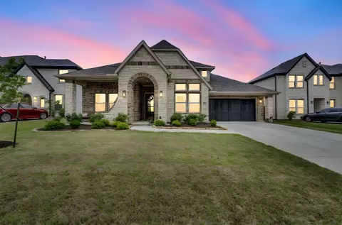 922 Cardinal Dr, Midlothian, TX 76065