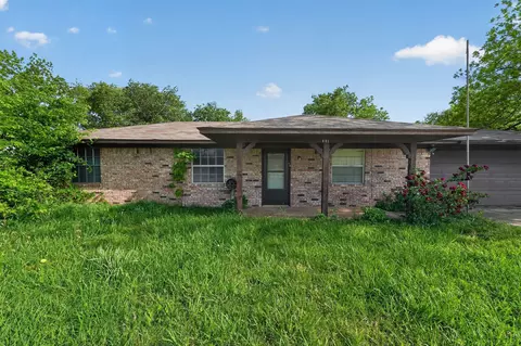 401 Peach St, Sanger, TX 76266