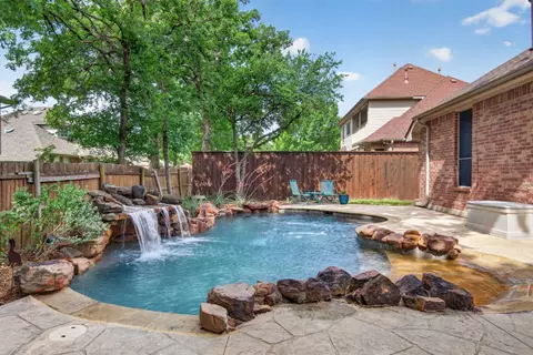 2302 Chambray Dr, Corinth, TX 76210