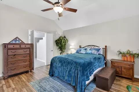 Bedroom - 2302 Chambray Dr, Corinth, TX 76210 photo 2 of 4