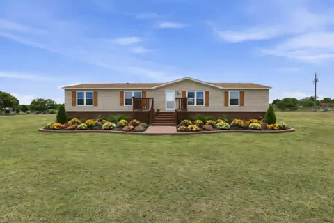 8621 Meadow Way Ln, Alvarado, TX 76009