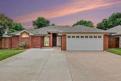 8432 Ruthette Dr, North Richland Hills, TX 76182