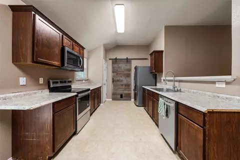 Entry Way - 10512 Granada Dr, Waco, TX 76708 photo 2 of 2