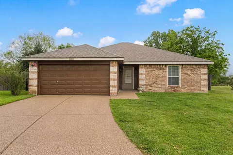 10512 Granada Dr, Waco, TX 76708