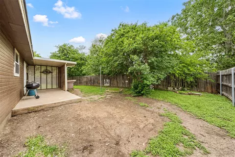 Exterior - 10512 Granada Dr, Waco, TX 76708 photo 2 of 3