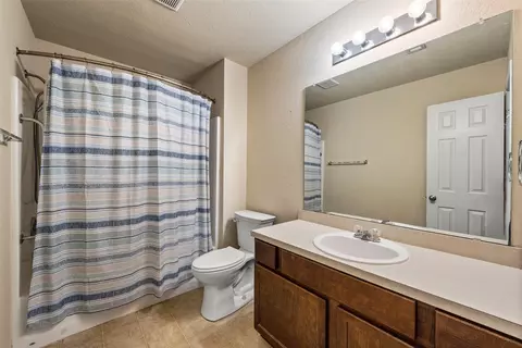 Bath - 10512 Granada Dr, Waco, TX 76708 photo 1 of 2