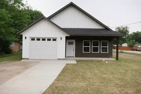 709 E 11th St, Kemp, TX 75143