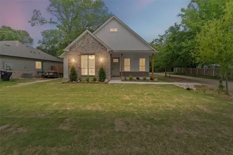 717 Hemlock Dr, West Tawakoni, TX 75474