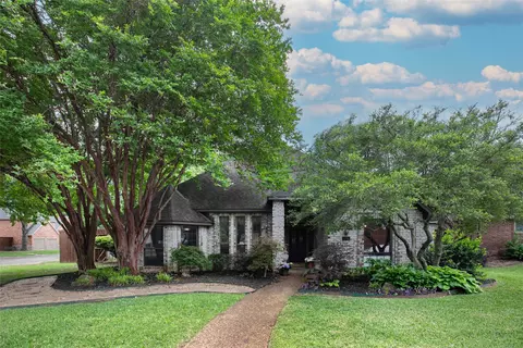 606 Winding Hollow Ct, Coppell, TX 75019