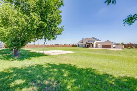 5400 Posada Dr, Crowley, TX 76036