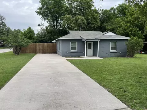 401 S Mcentire Ct, White Settlement, TX 76108