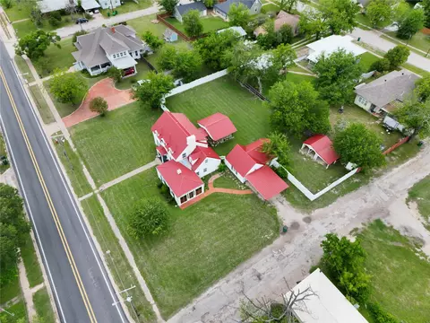 View/Area - 609 E Main St, Hamilton, TX 76531 photo 3 of 4
