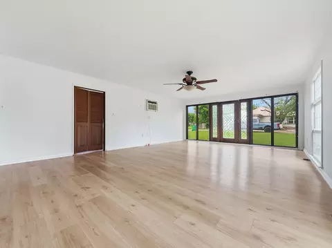 Living - 609 E Main St, Hamilton, TX 76531 photo 3 of 8