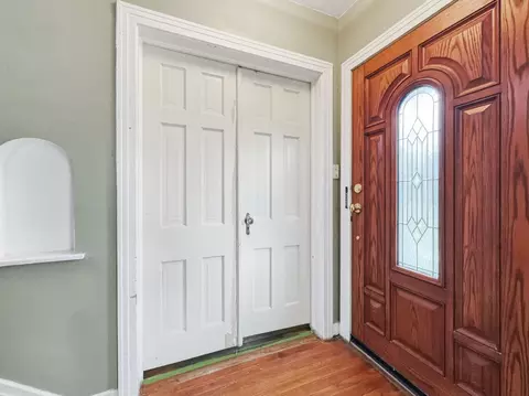 Entry Way - 609 E Main St, Hamilton, TX 76531 photo 2 of 4