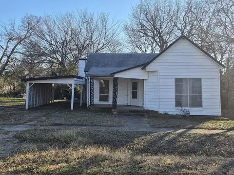 307 W Spruce St, Whitewright, TX 75491