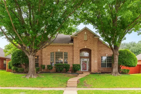 9705 Southern Hills Dr, Plano, TX 75025