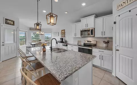 Kitchen - 11108 Beckon Fls, Waco, TX 76708 photo 3 of 7