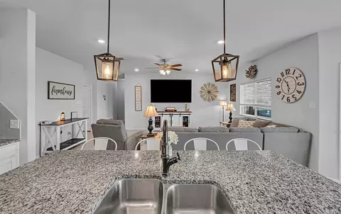 Kitchen - 11108 Beckon Fls, Waco, TX 76708 photo 7 of 7