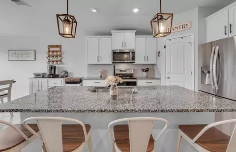 Kitchen - 11108 Beckon Fls, Waco, TX 76708 photo 2 of 7