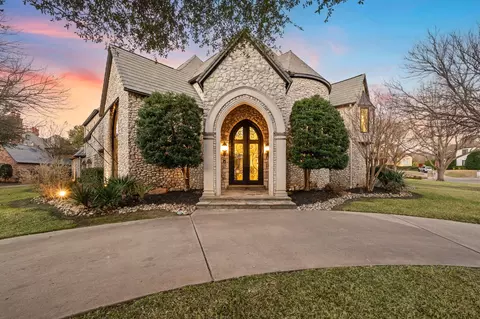 5613 Versailles Ct, Colleyville, TX 76034