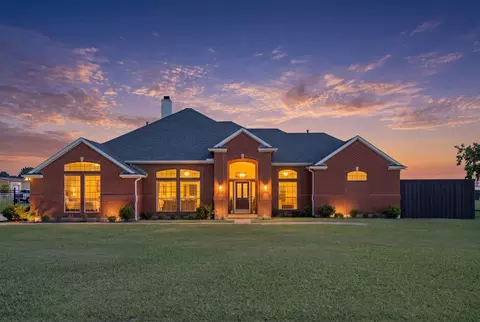 10913 Richard Cir, Forney, TX 75126