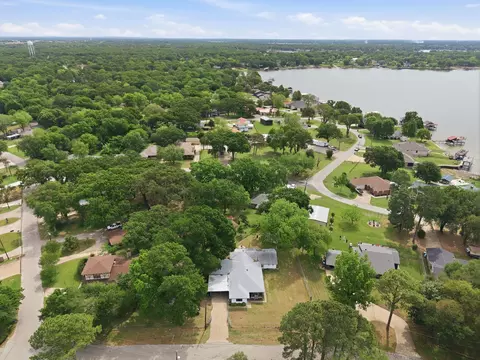 157 Ocean Dr, Gun Barrel City, TX 75156