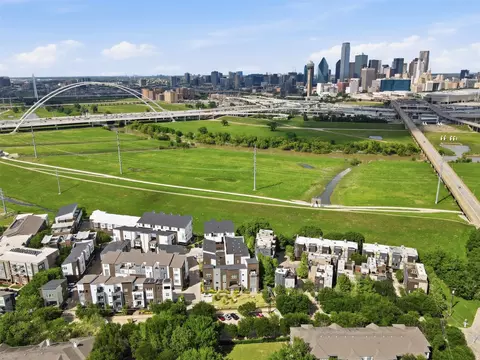 381 E Greenbriar Ln #1002, Dallas, TX 75203