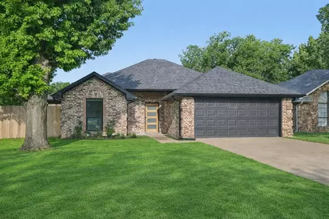 1023 N Fannin St, Rockwall, TX 75087